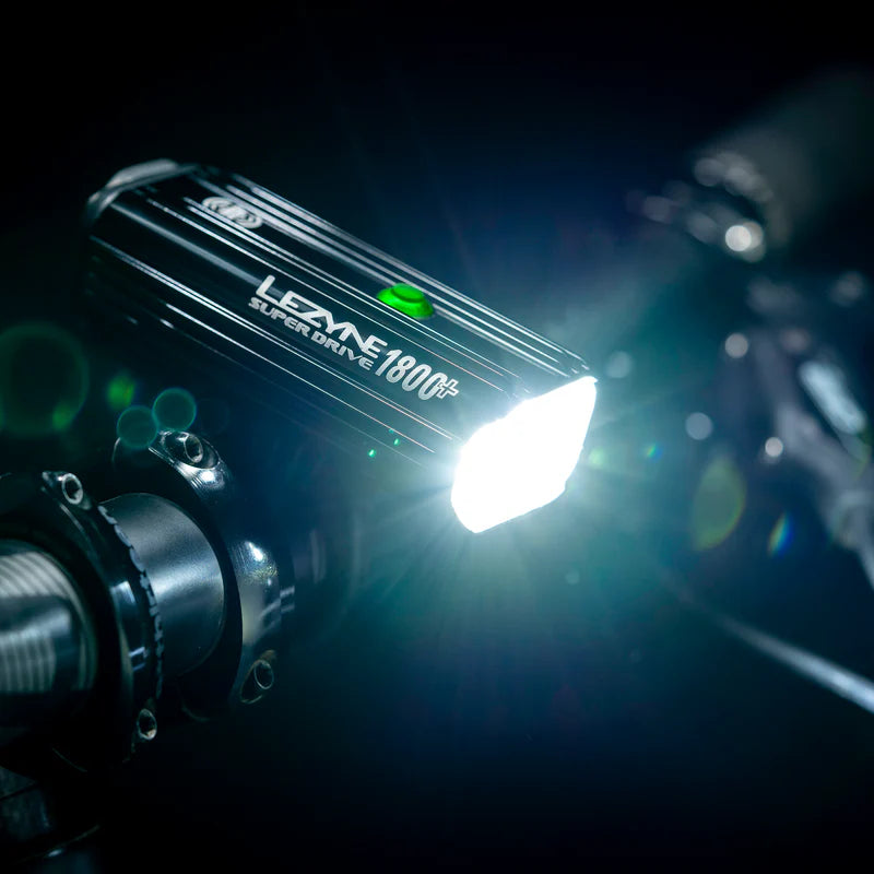 Lezyne Super Drive 1800+ Smart Front | BikesOnline.com