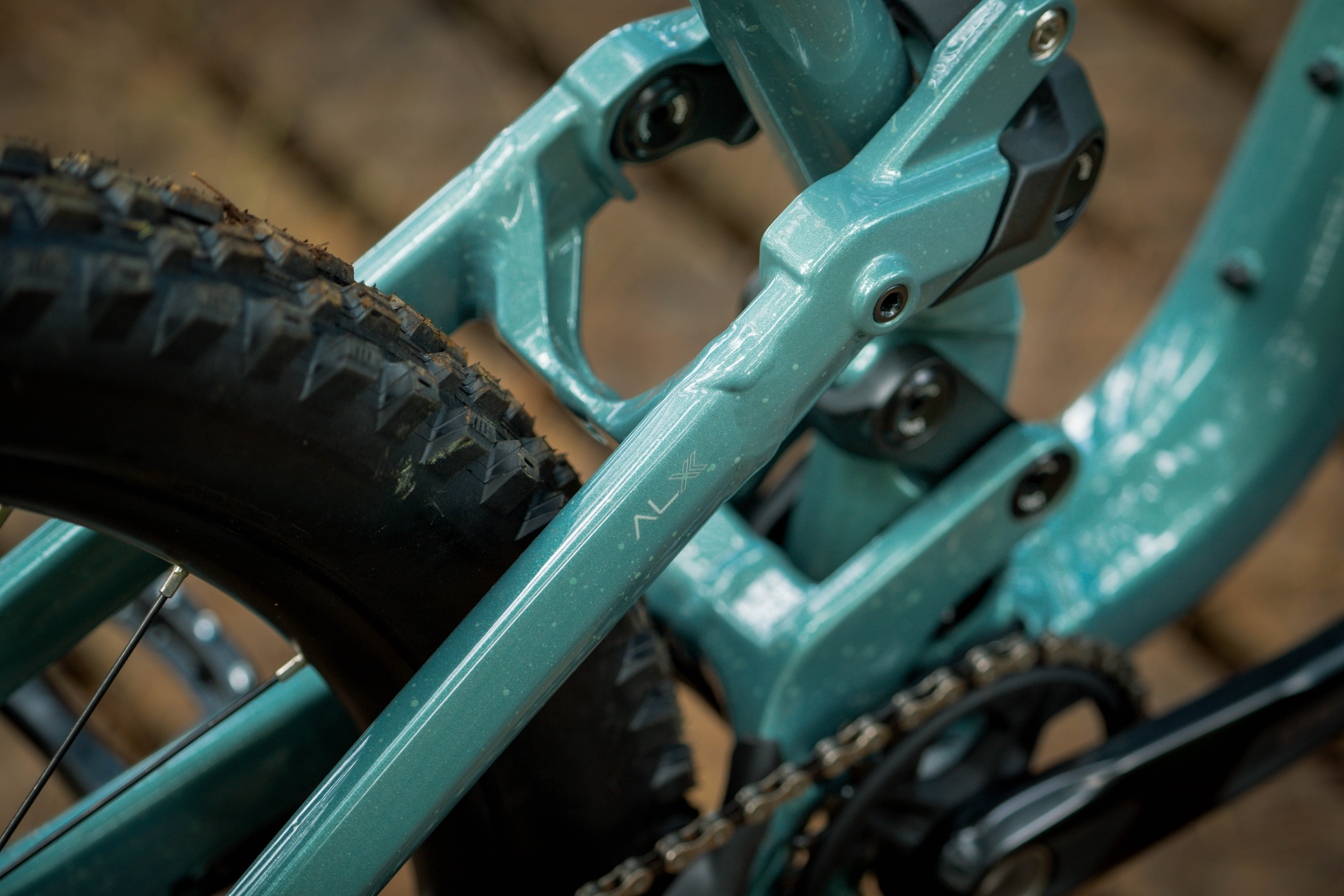 Polygon Collosus N7 - Enduro Mountain Bike | BikesOnline.com