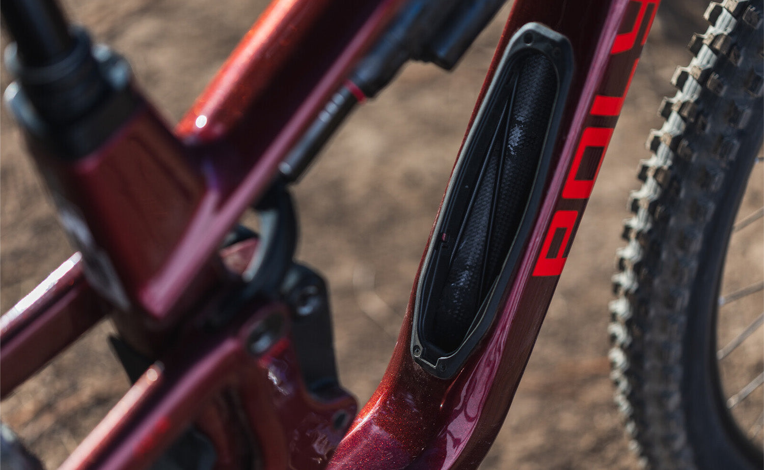 Polygon Collosus T8 Carbon - All-Mountain | BikesOnline.com