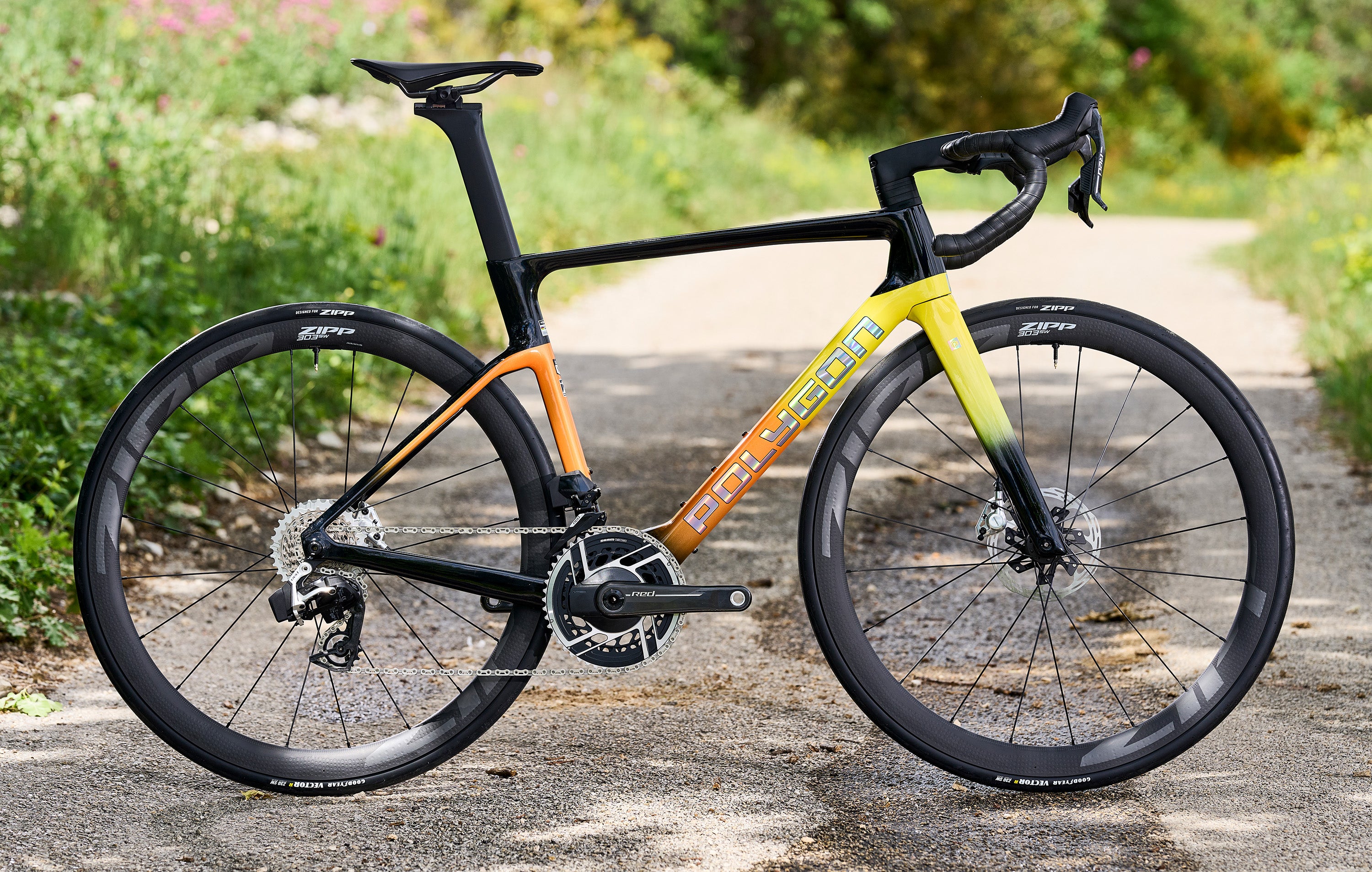 Polygon Helios A0 - SRAM Red AXS Carbon Ro | BikesOnline.com
