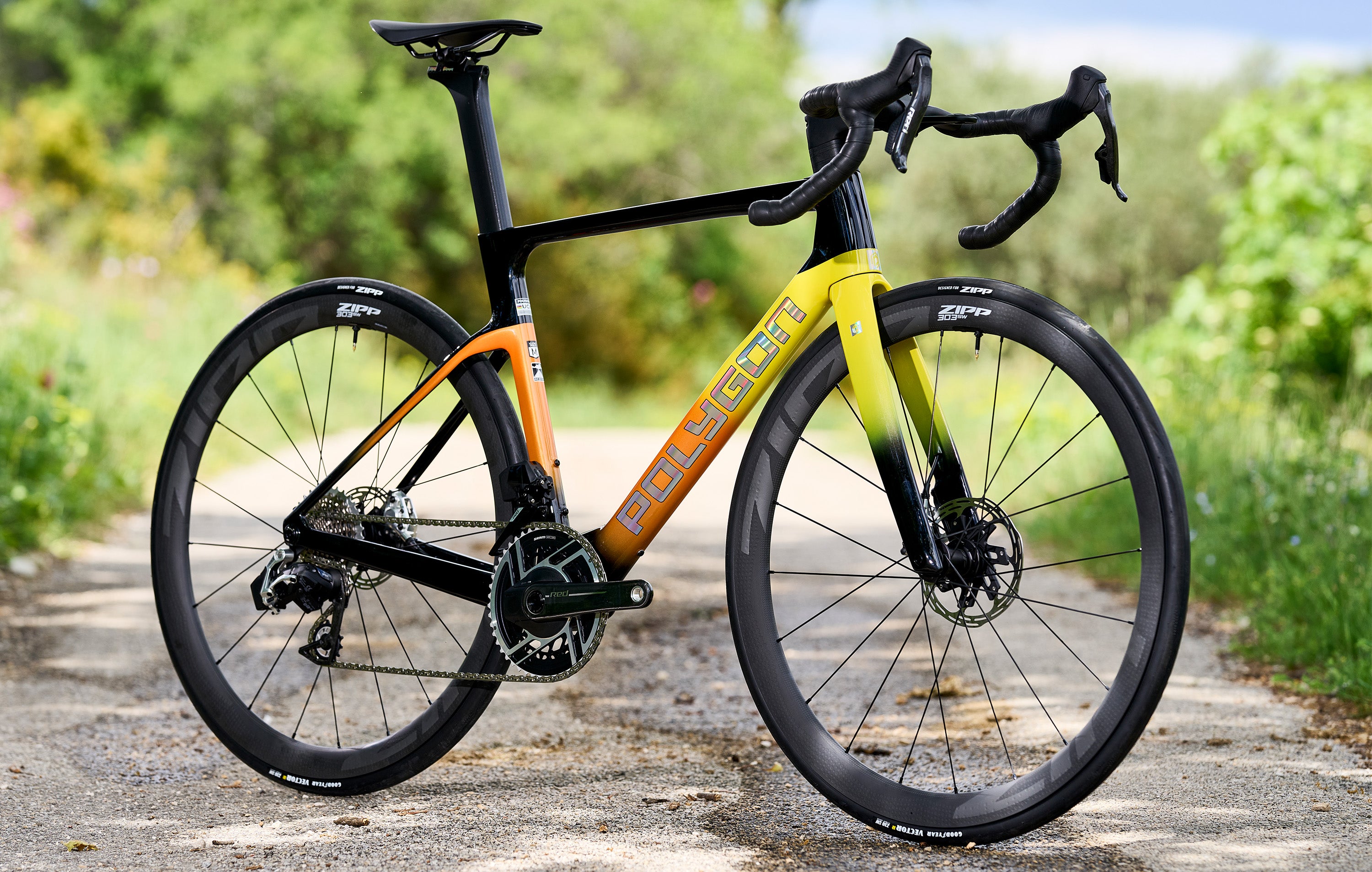 Polygon Helios A0 - SRAM Red AXS Carbon Ro | BikesOnline.com