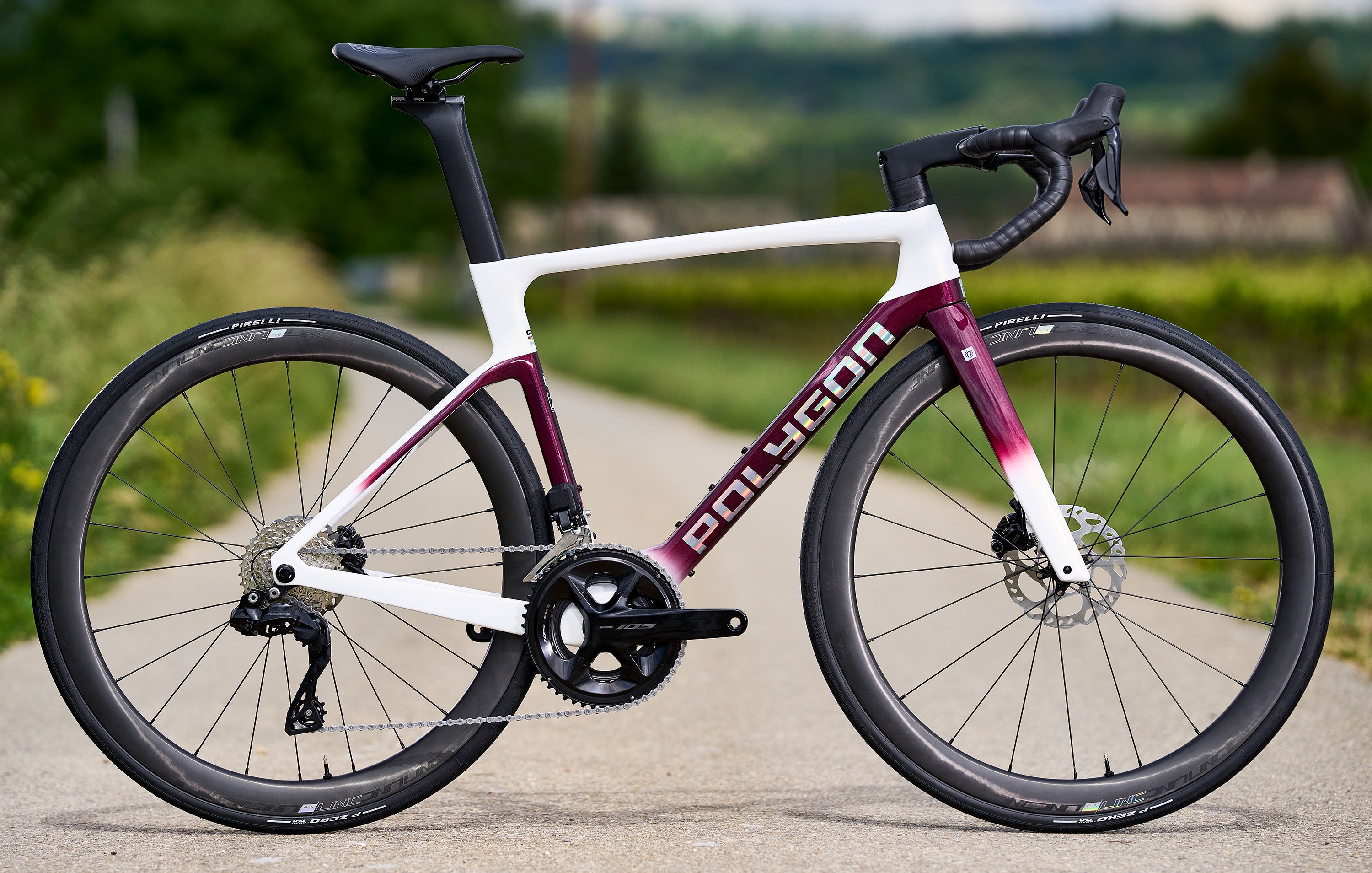 Polygon Helios A7 - 105 Di2 Carbon Road Bi | BikesOnline.com