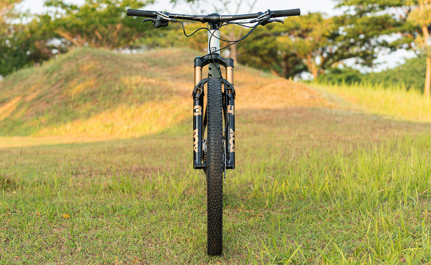 【ケン！】ザイグルプラス Polygon Syncline DR9 - Carbon XC Mountain | BikesOnline.com