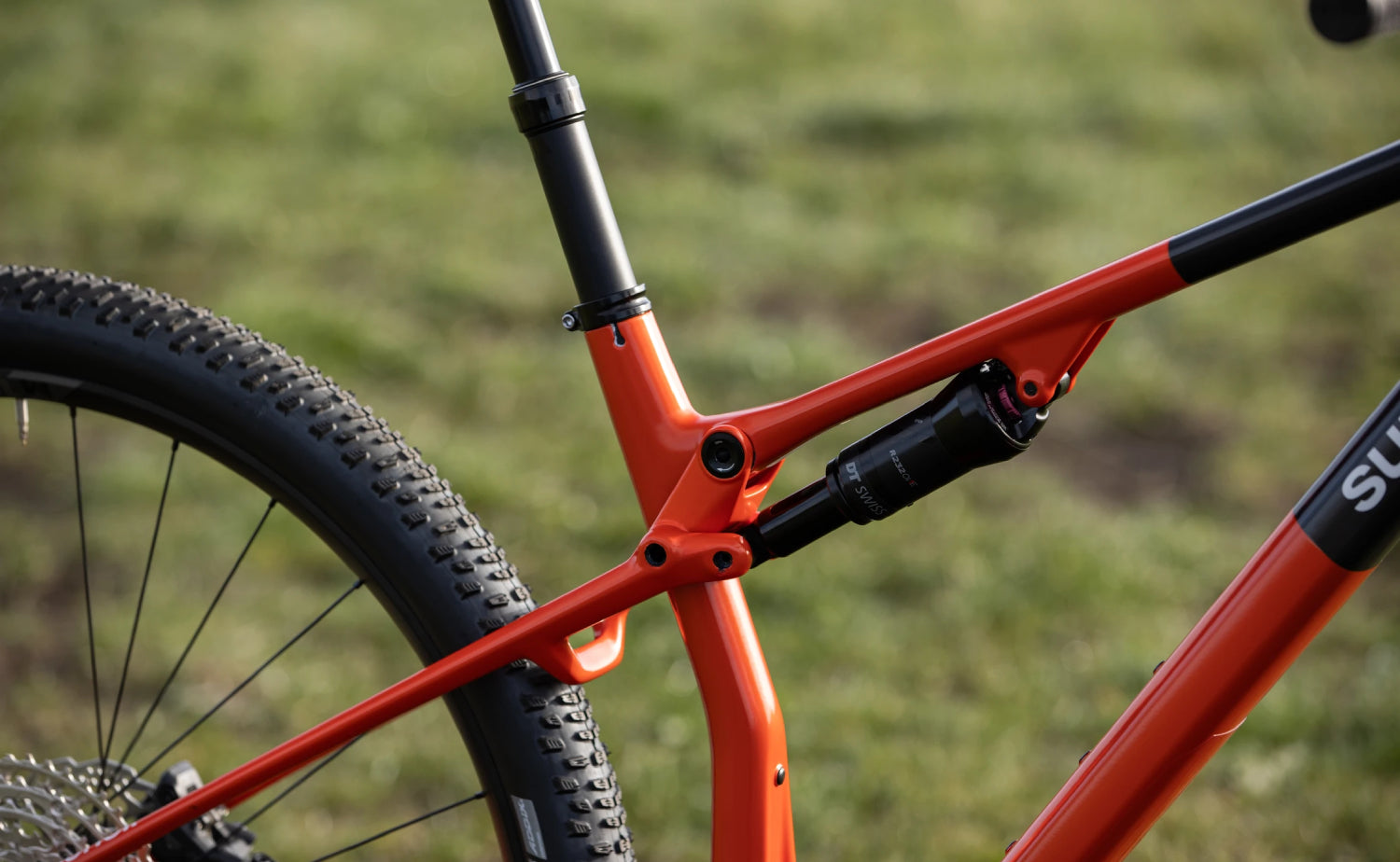 Superior XF 9.6 RC - Carbon XC Mountain Bi | BikesOnline.com