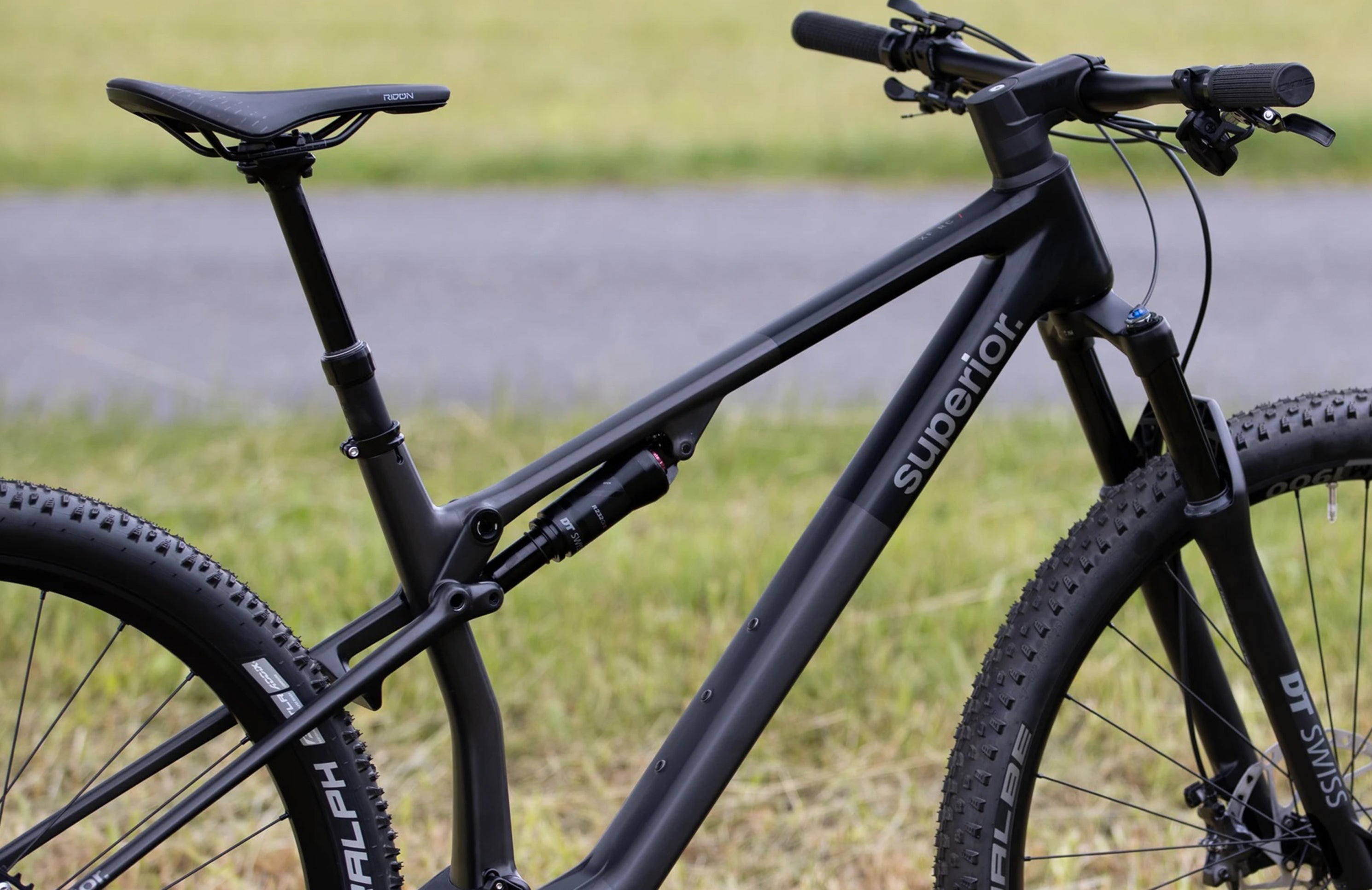 Superior XF 9.7 RC - Carbon XC Mountain Bi | BikesOnline.com